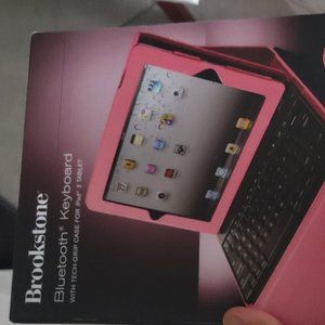 NEW Brookstone Bluetooth Keyboard Folio PINK for Ipad 2